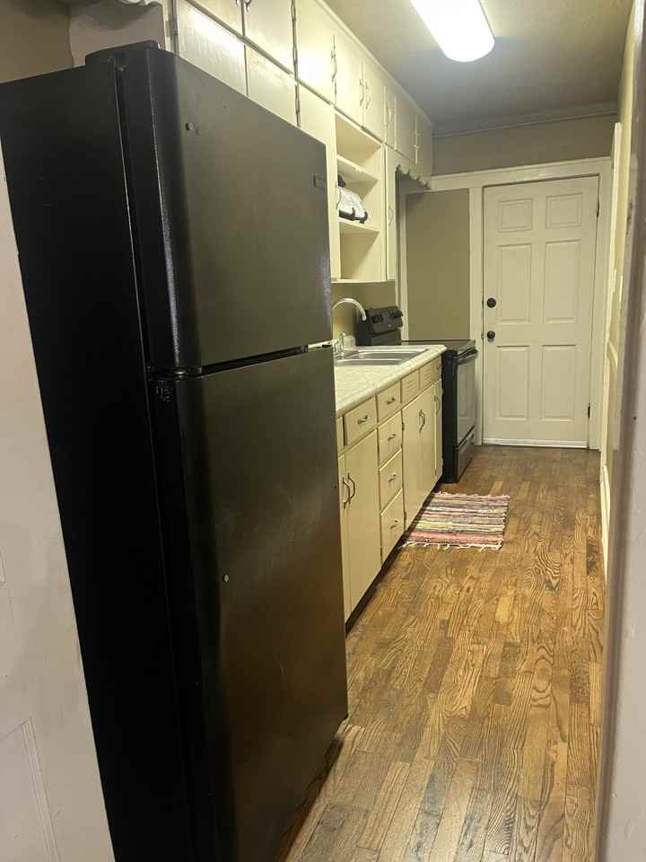 630 Southwest Taylor Street - Photo 3 of 7