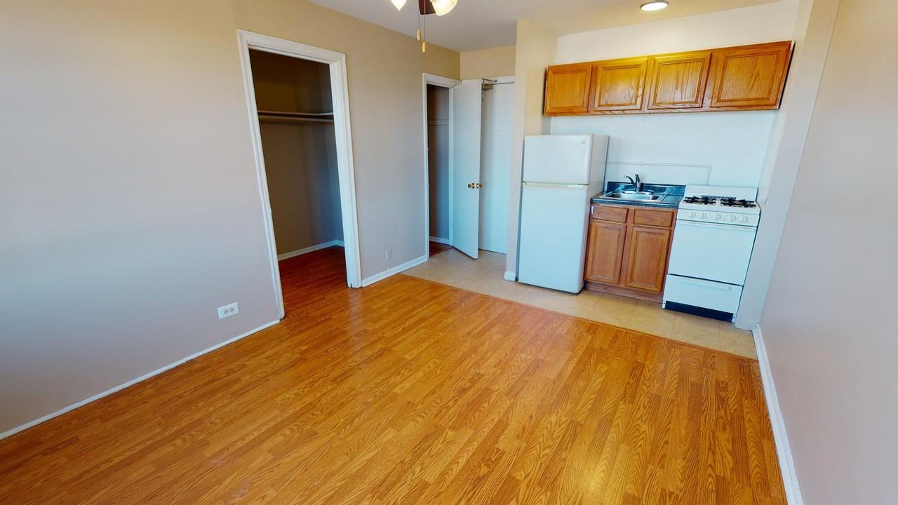 4717 N. Winthrop - Photo 4 of 23