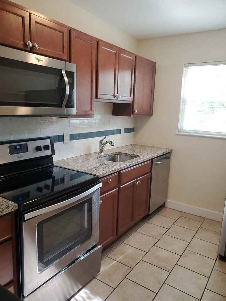Harborview Apartments - Photo 5 of 30