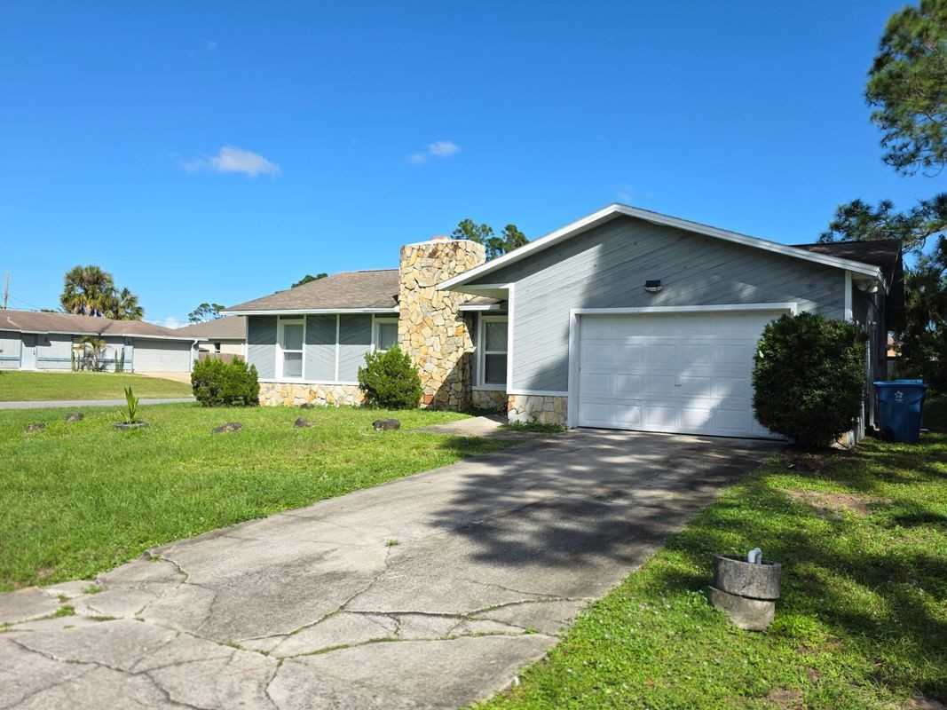 901 Colonial Ave Se - Photo 2 of 16