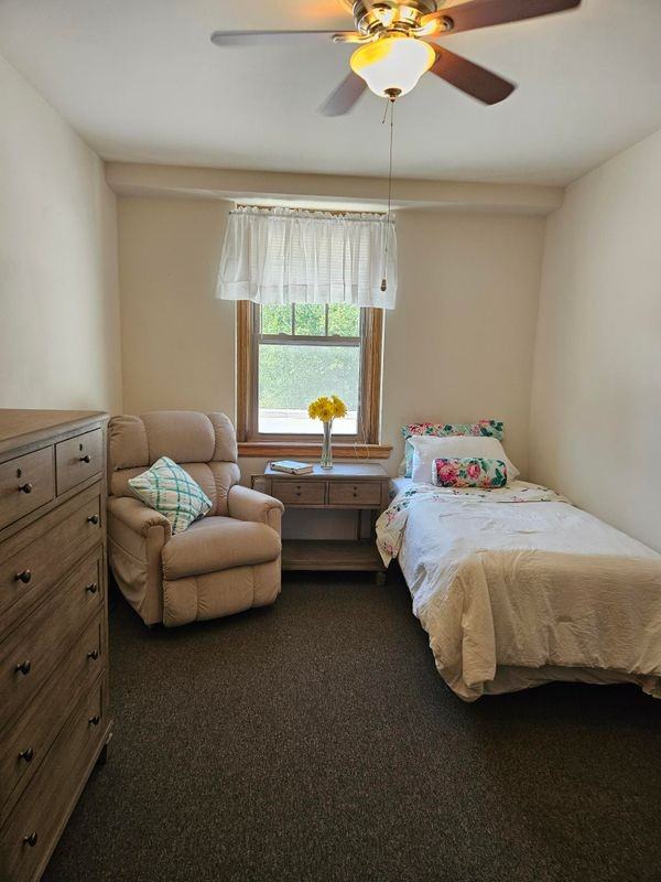 415 5th Ave - Photo 2 of 6