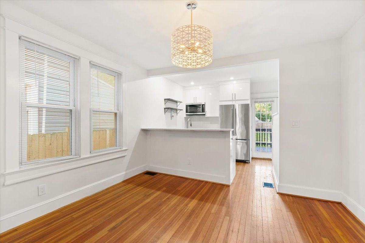 4302 30th St - Photo 3 of 24