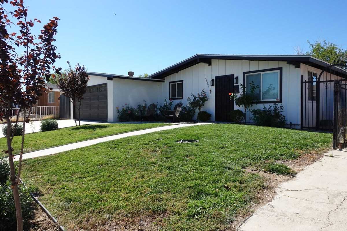 38467 36th St E - Photo 2 of 12