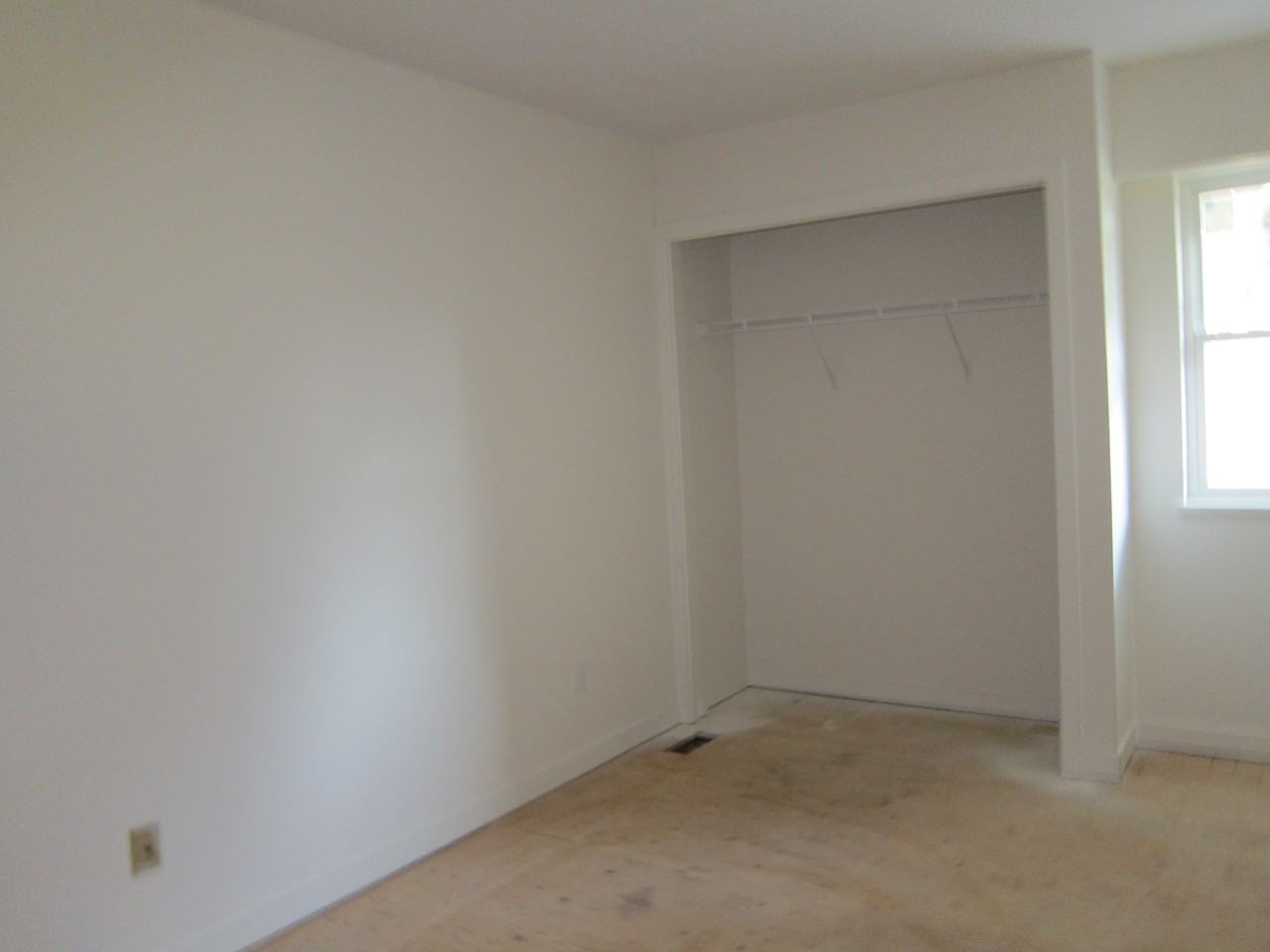 11815 89A Avenue - Photo 3 of 7