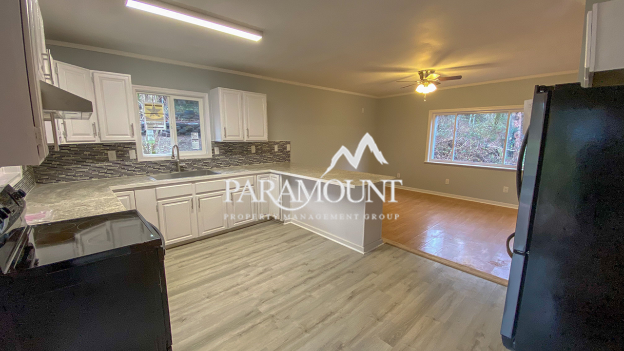 4441 Perry Ave Ne - Photo 2 of 27