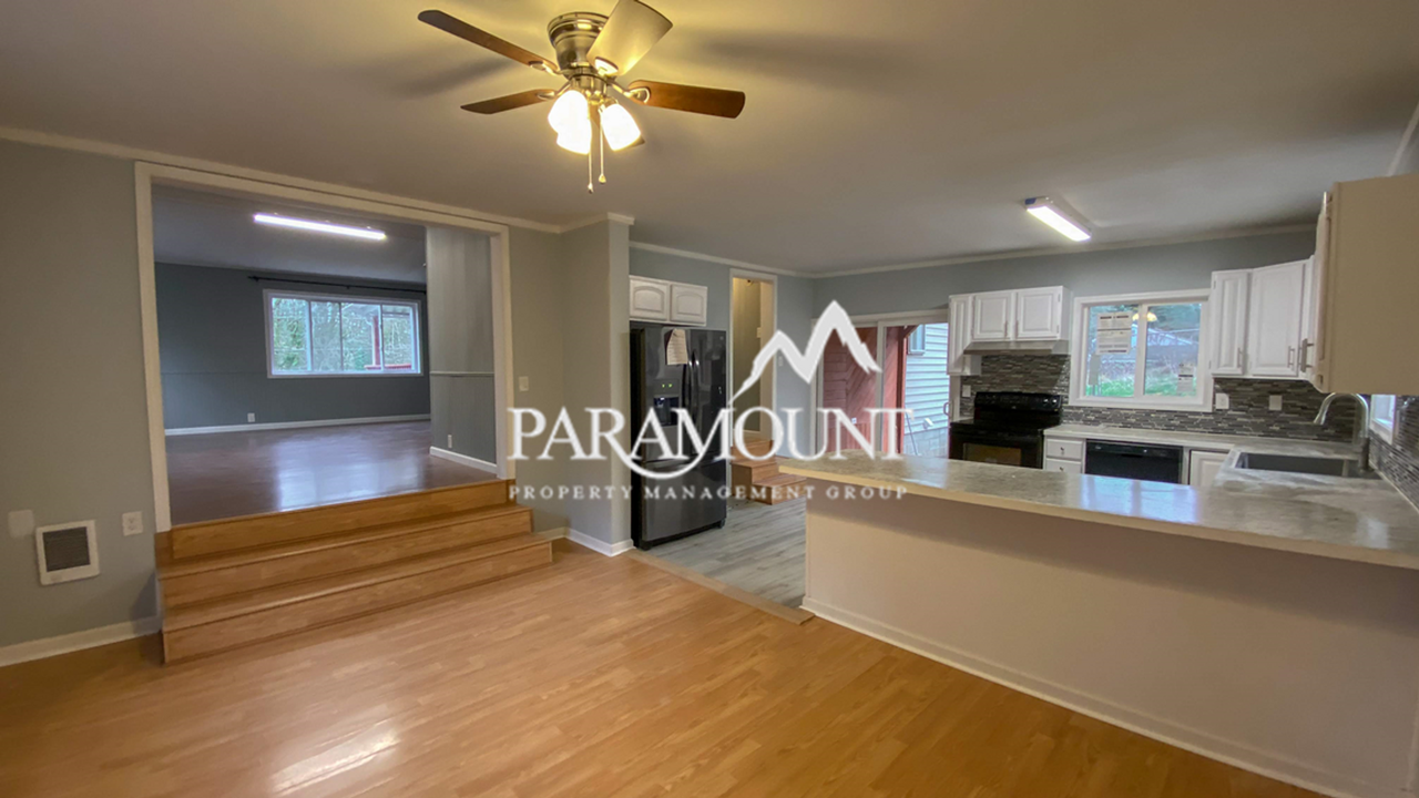 4441 Perry Ave Ne - Photo 7 of 27