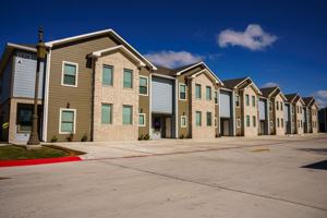 featured image of 1402 S H St