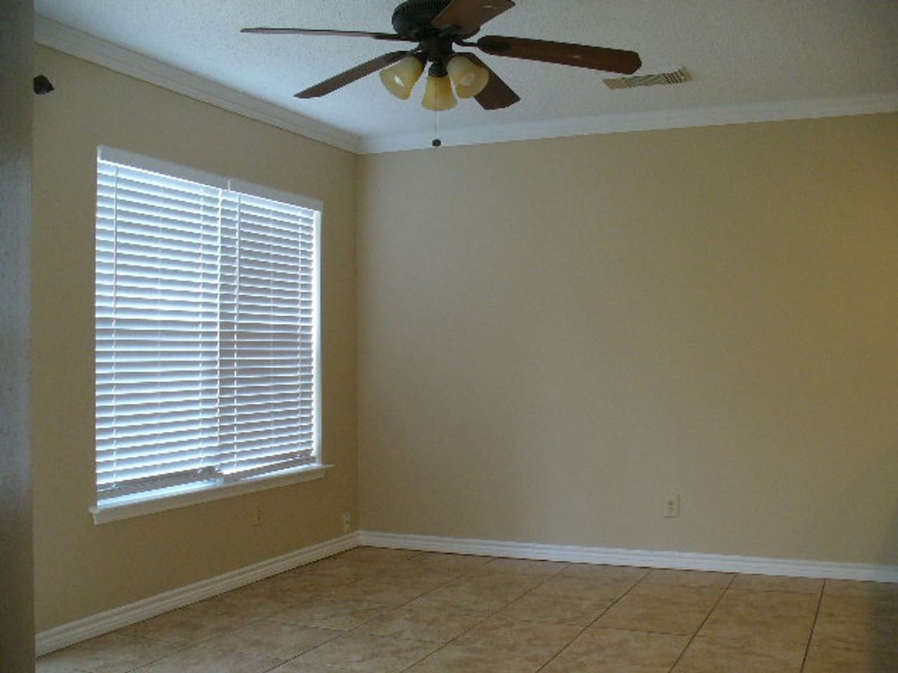 2223 Sunset Bay - Photo 5 of 9