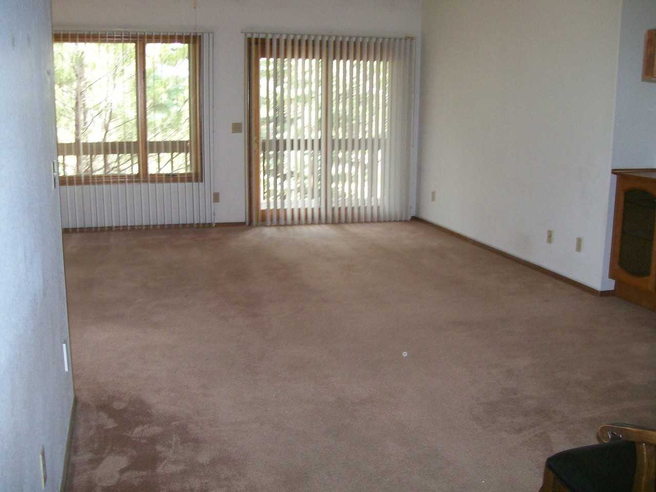 2333 N Plateau Dr - Photo 2 of 7