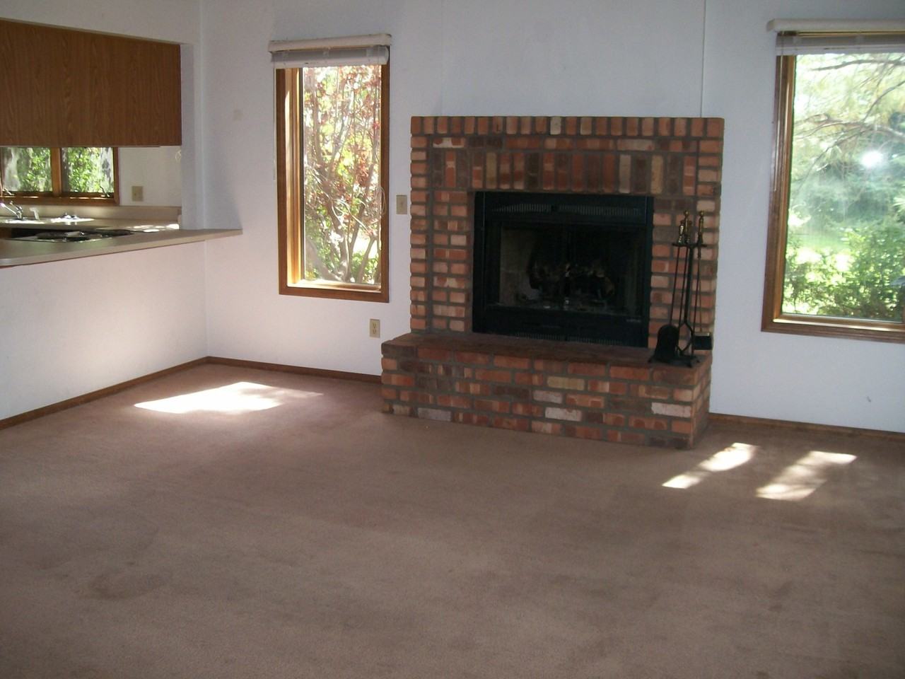 2333 N Plateau Dr - Photo 3 of 7