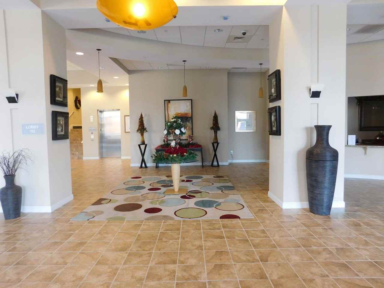 327 327 Skysail Condominium - Photo 3 of 9