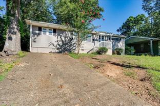 711 Moore St - Photo 1 of 1