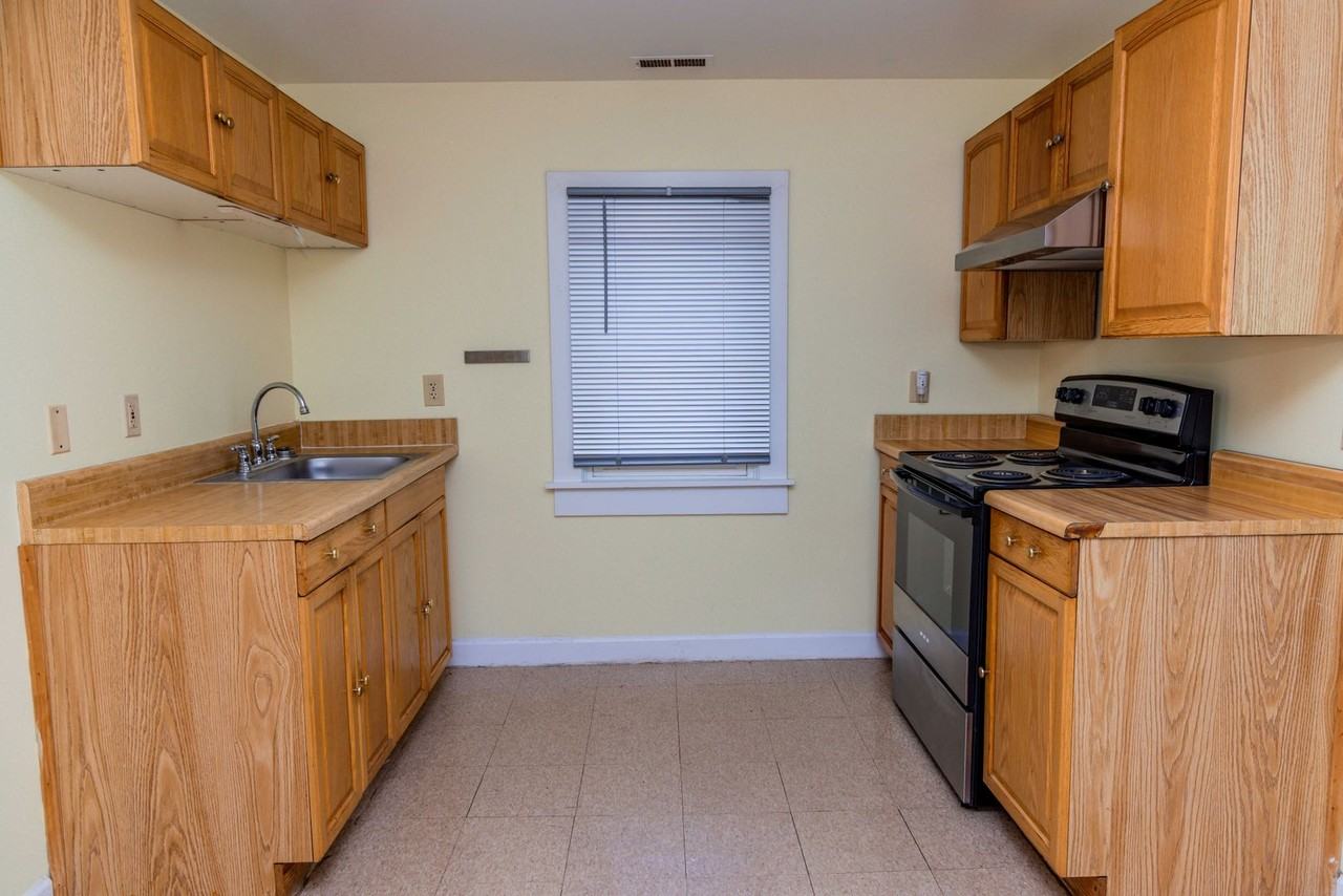 2301 Judge Ln - Photo 3 of 28
