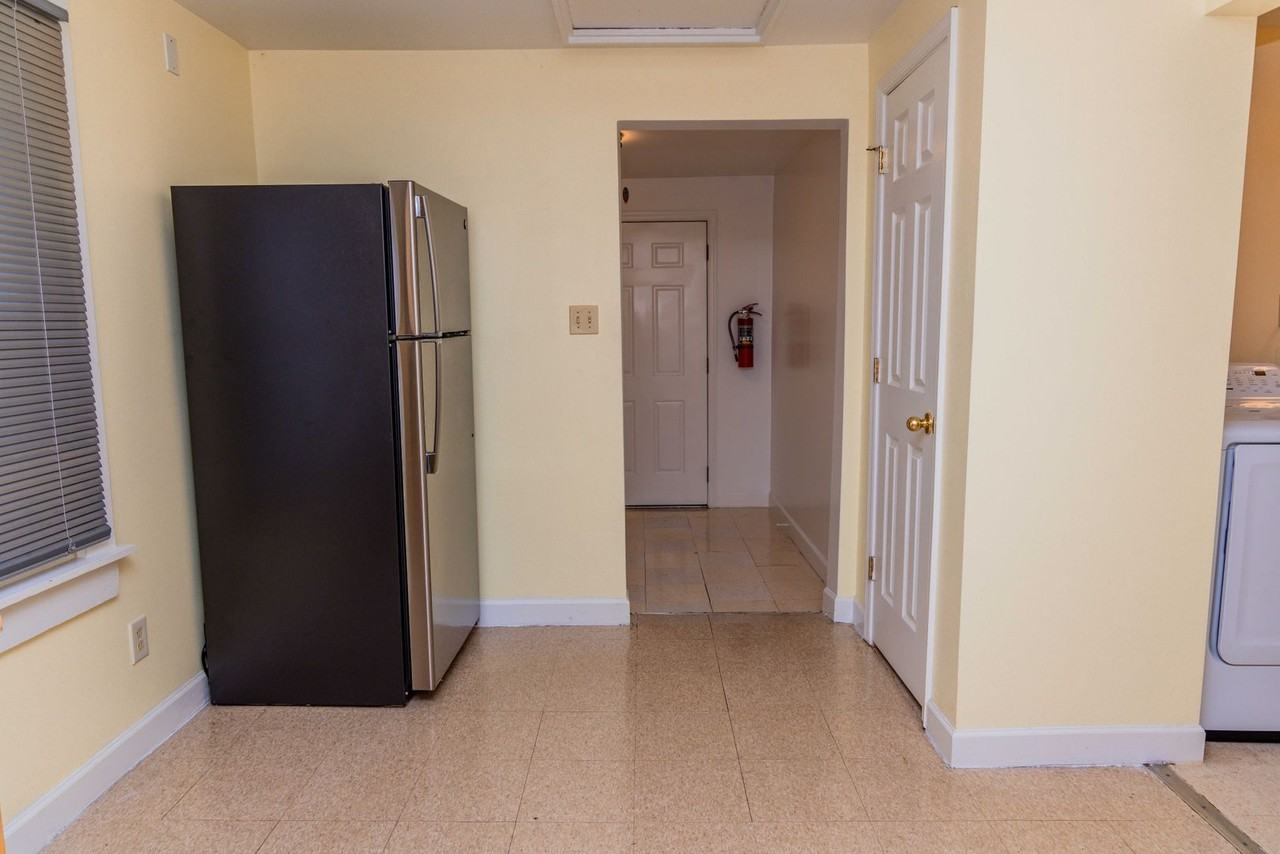 2301 Judge Ln - Photo 4 of 28