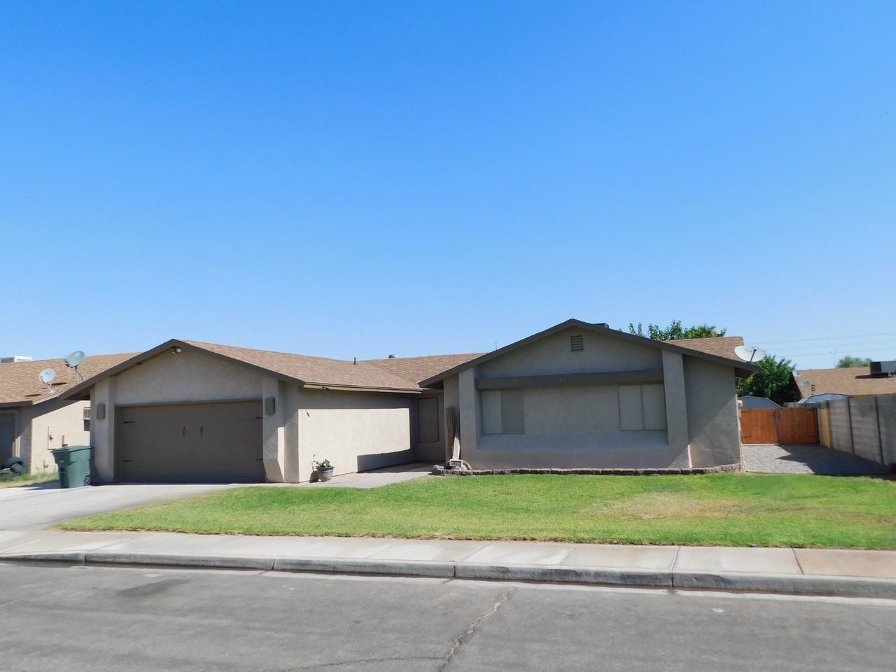 7422 East 24th Lane - Photo 2 of 30