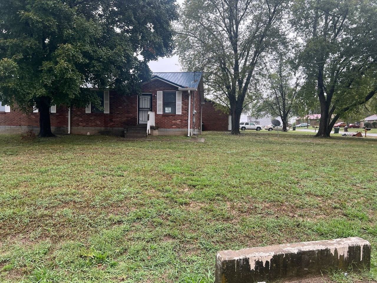 217 Green Leaf Circle - Photo 2 of 14