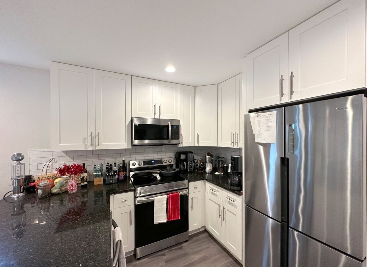 855 Sw 5th Ter - Photo 5 of 16