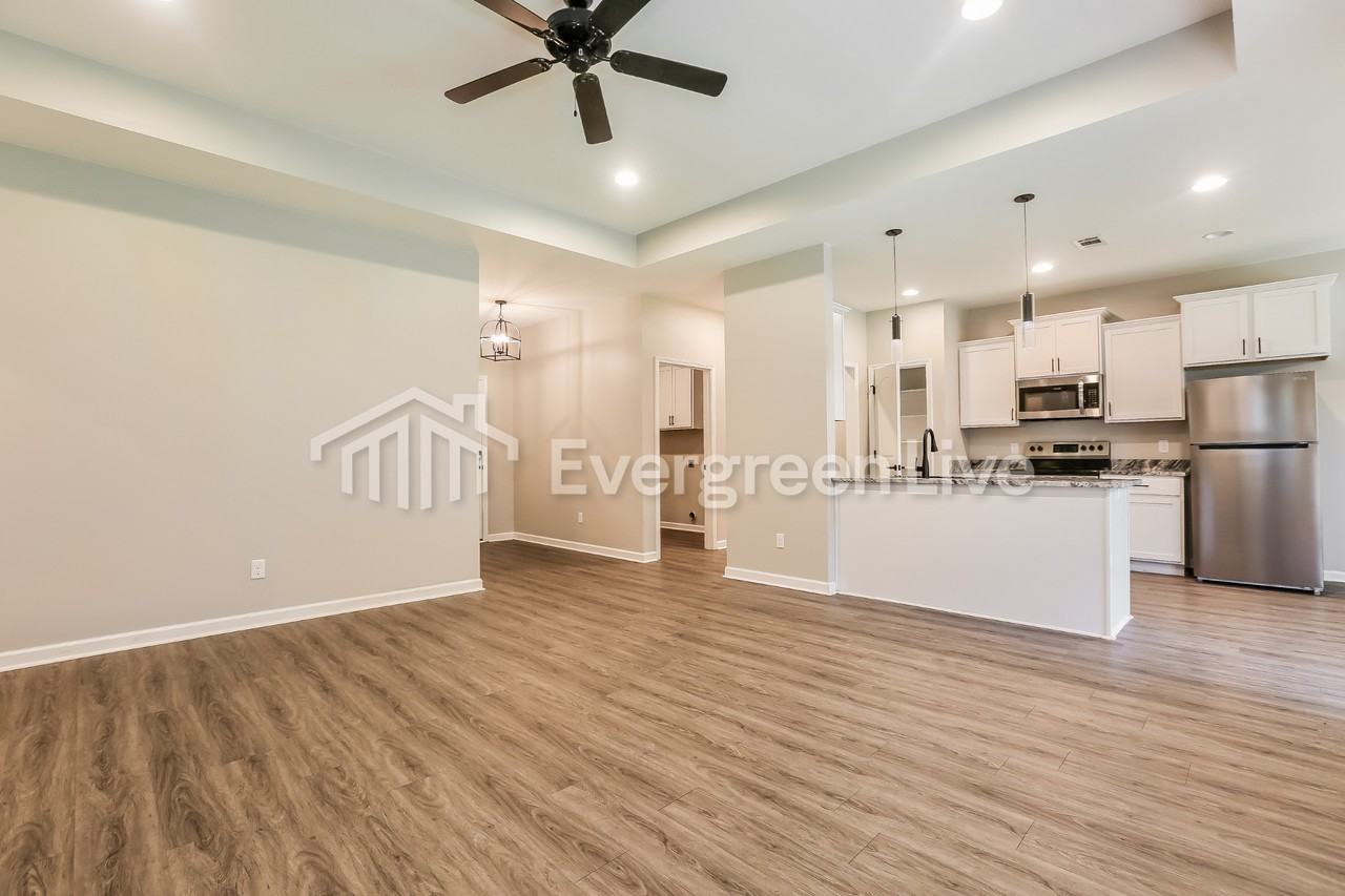 4548 Western Woods Dr - Photo 5 of 16