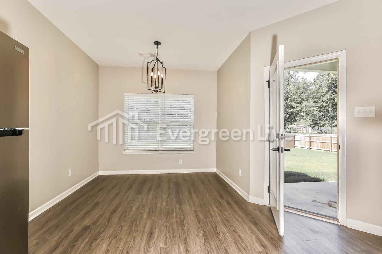 4548 Western Woods Dr - Photo 6 of 16