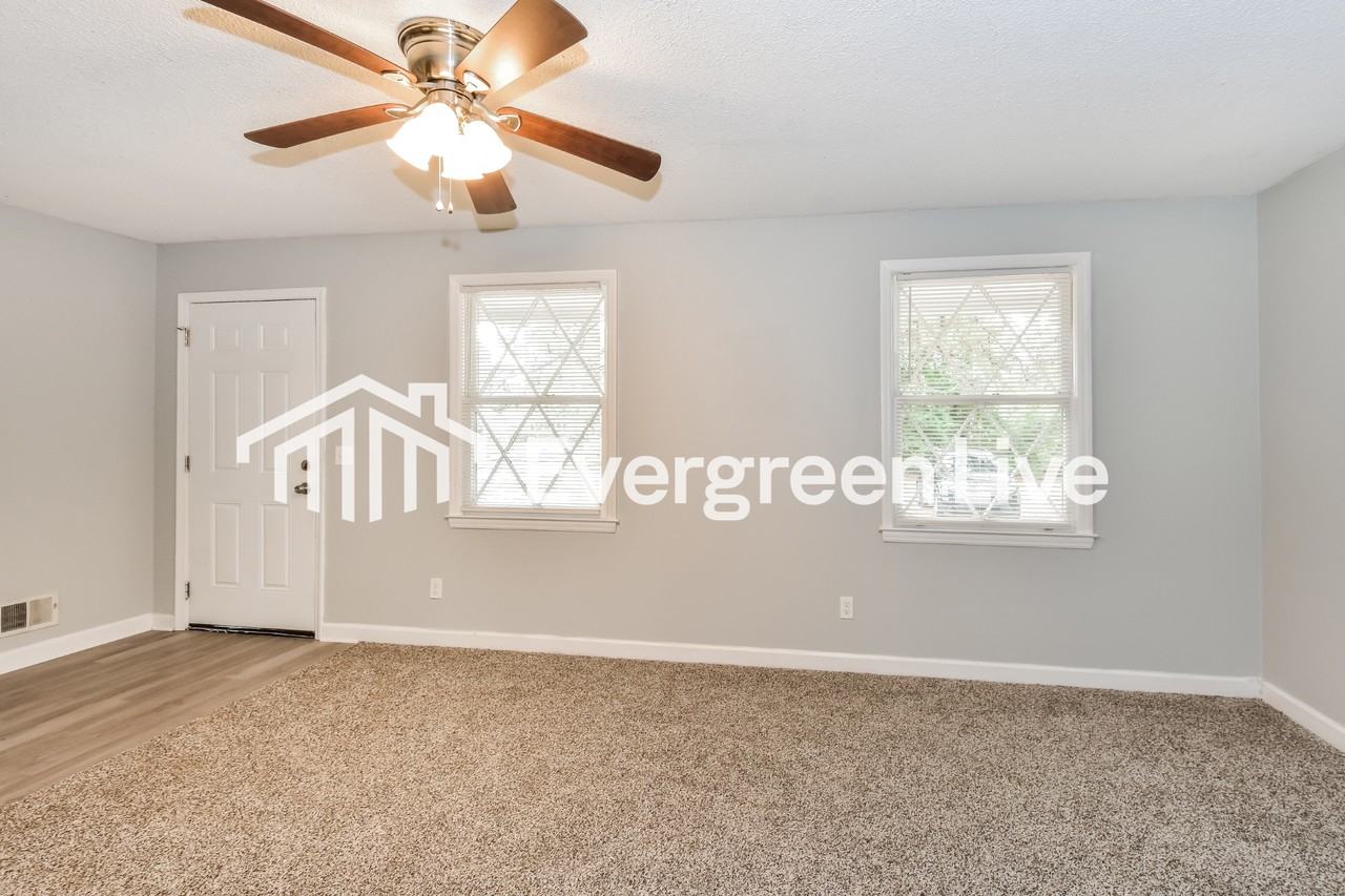 1147 W Fairhill Dr - Photo 4 of 15