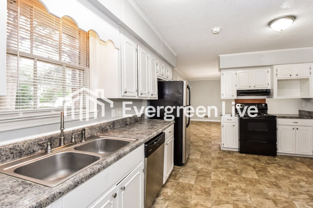 1147 W Fairhill Dr - Photo 6 of 15