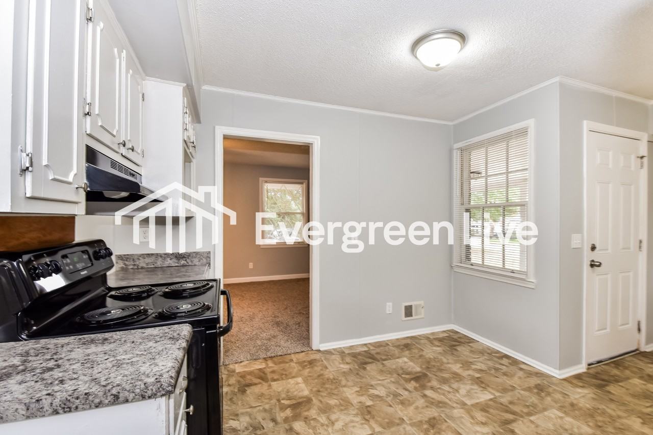 1147 W Fairhill Dr - Photo 7 of 15