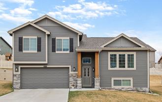 17526 Grand Ave - Photo 1 of 1