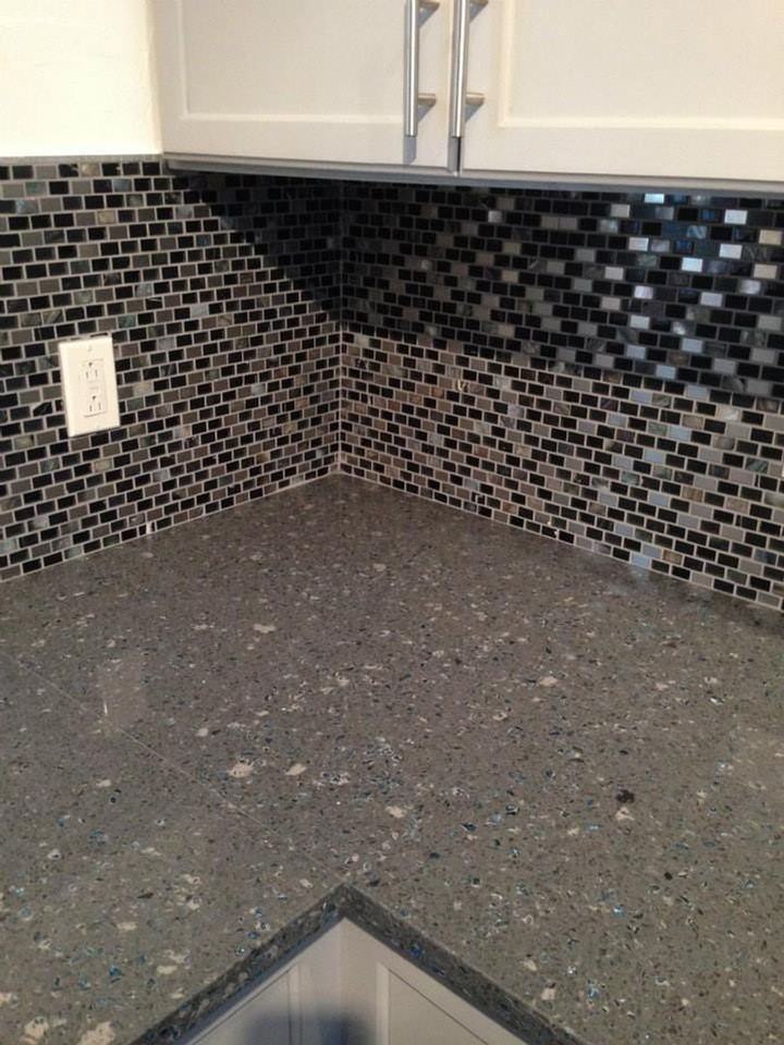 1906 Sidney St - Photo 5 of 16