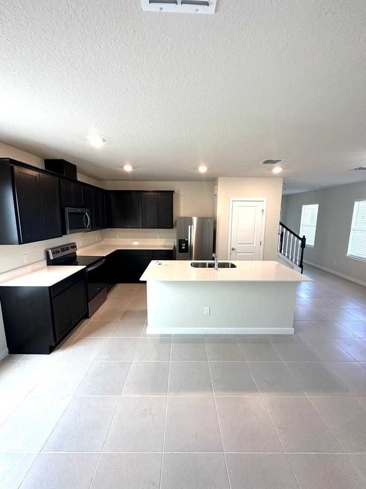 1802 Groveline Rd - Photo 7 of 36