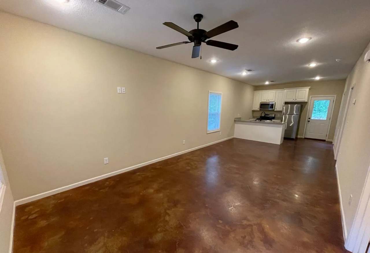 100 100 Riley Cove - Photo 3 of 14