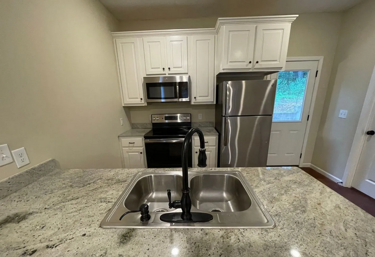 100 100 Riley Cove - Photo 5 of 14