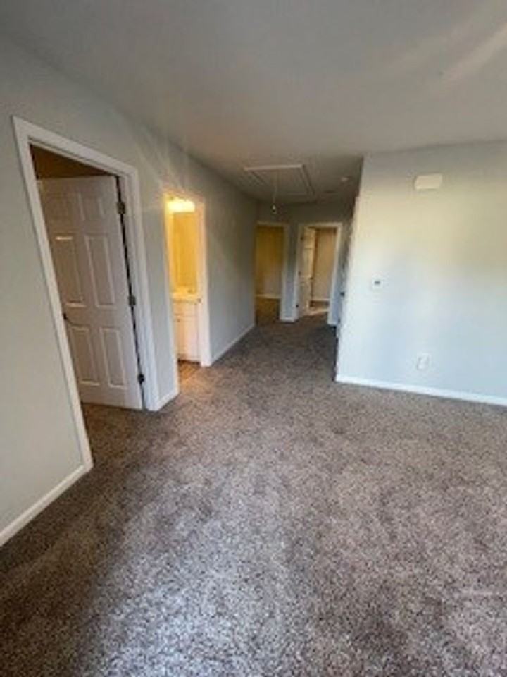 564 Elles Way - Photo 5 of 11