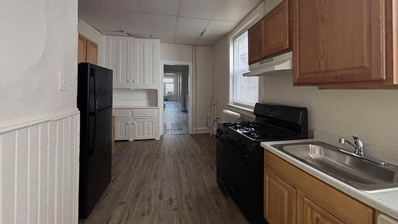 5330 Race Street - Photo 4 of 17