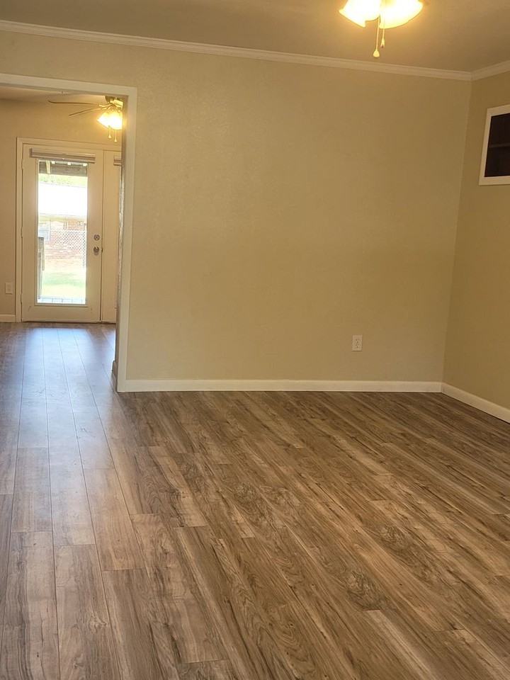 638 Loomis St - Photo 2 of 28