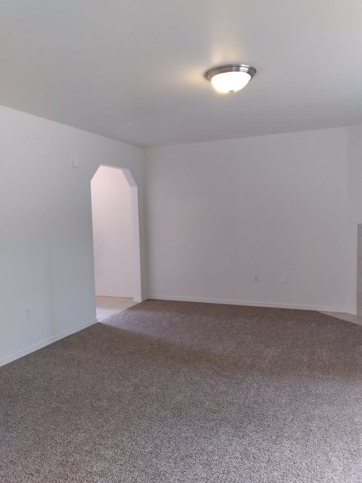 19921 9th Avenue Court East - Photo 6 of 16