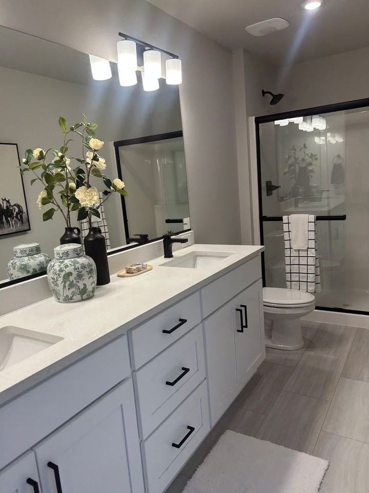 543 Northwest Drake Street - Photo 6 of 8