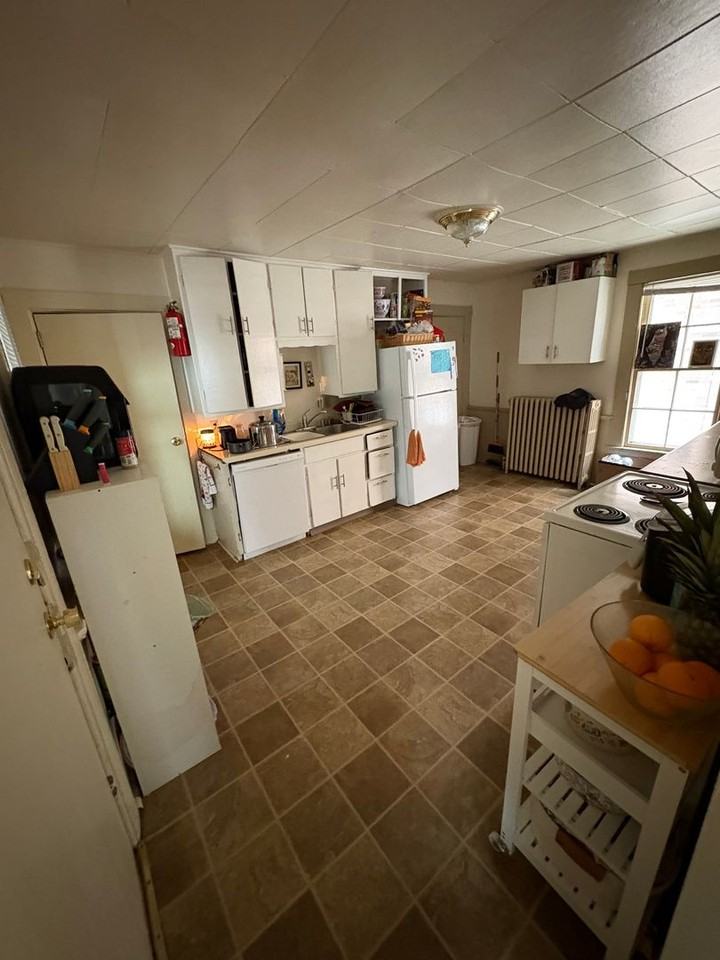 (515) 520-524 W. Doty Street - Photo 6 of 14