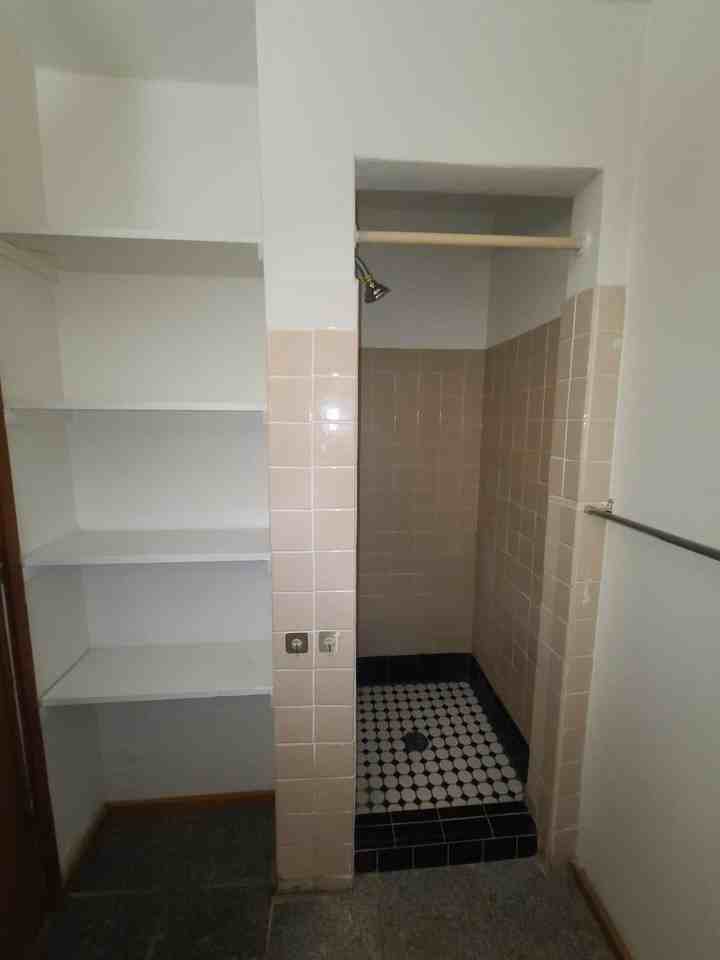 913 W Church St - Photo 4 of 5