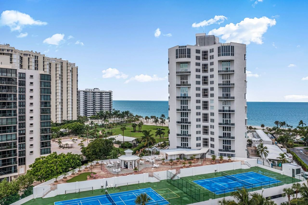4041 Gulf Shore Blvd N #1807 - Photo 3 of 31