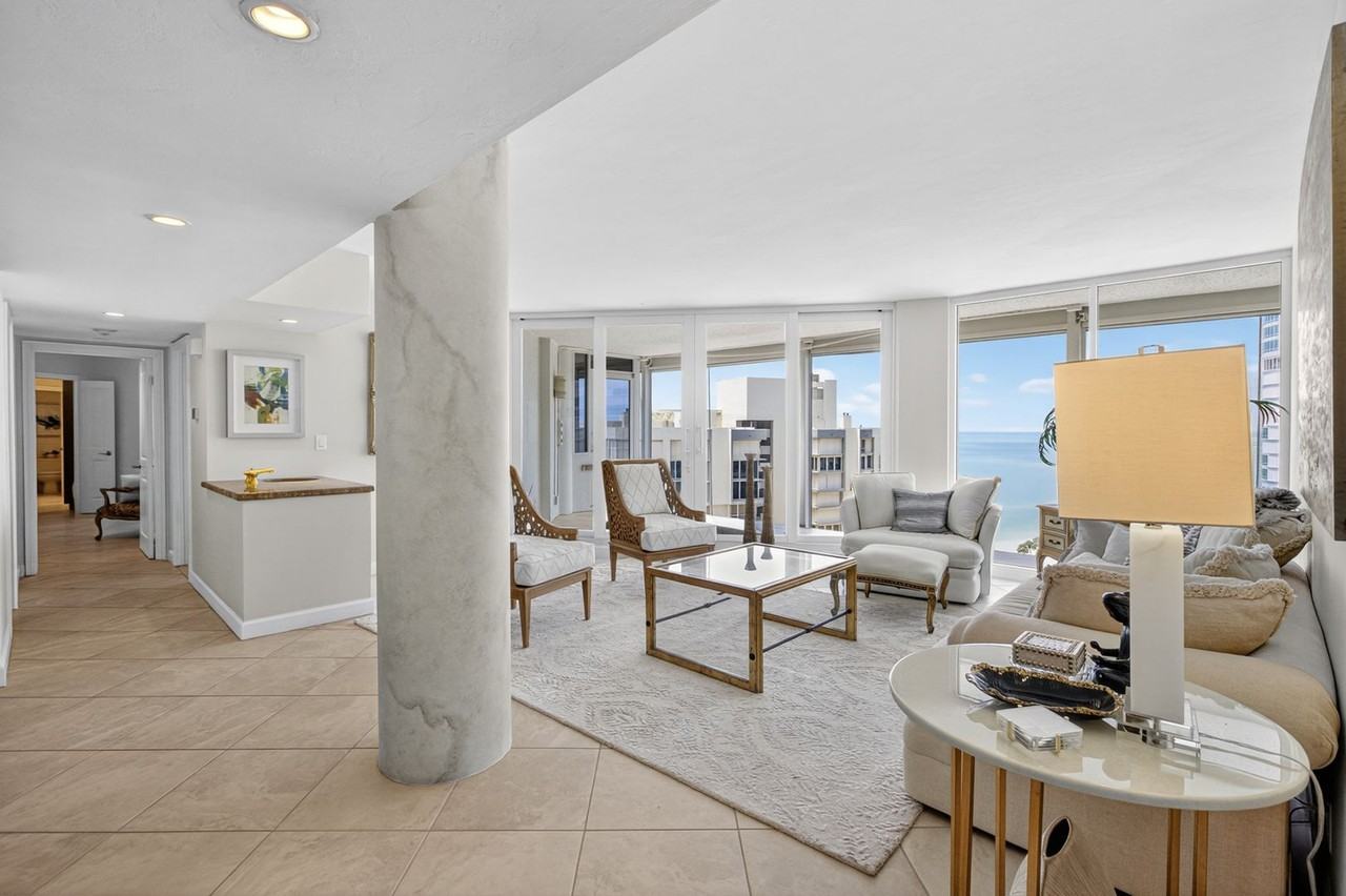 4041 Gulf Shore Blvd N #1807 - Photo 4 of 31