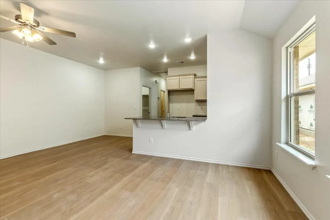 1312 Sw New York Ave - Photo 3 of 16