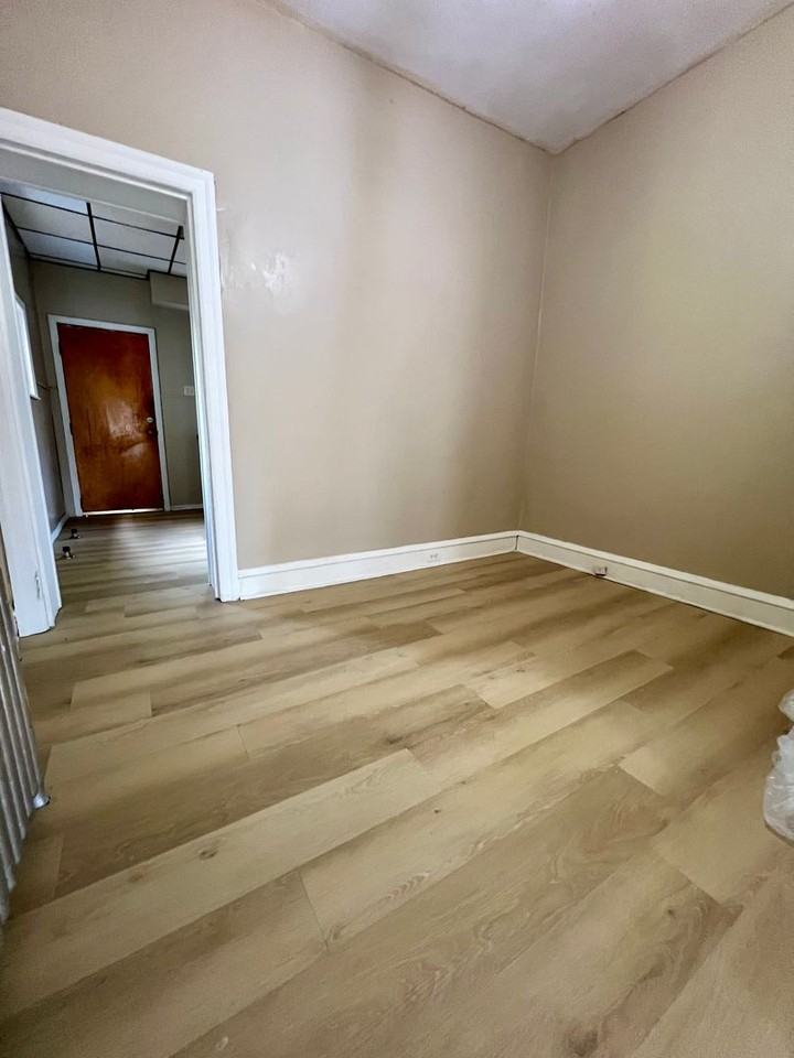 3098 Aramingo Ave - Photo 5 of 20