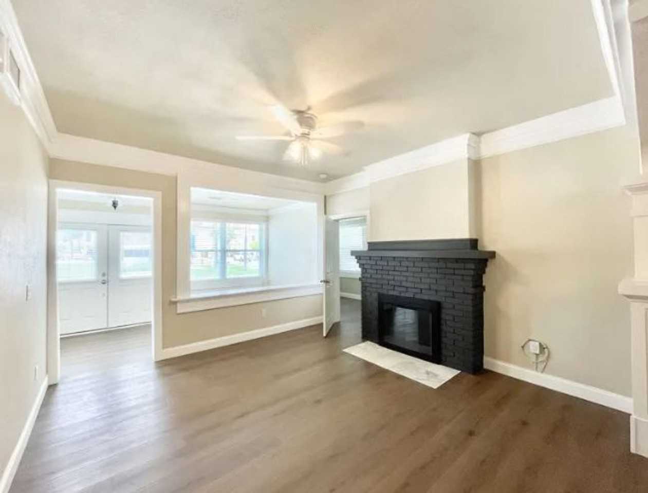 7700 Boca Ciega Dr - Photo 4 of 46