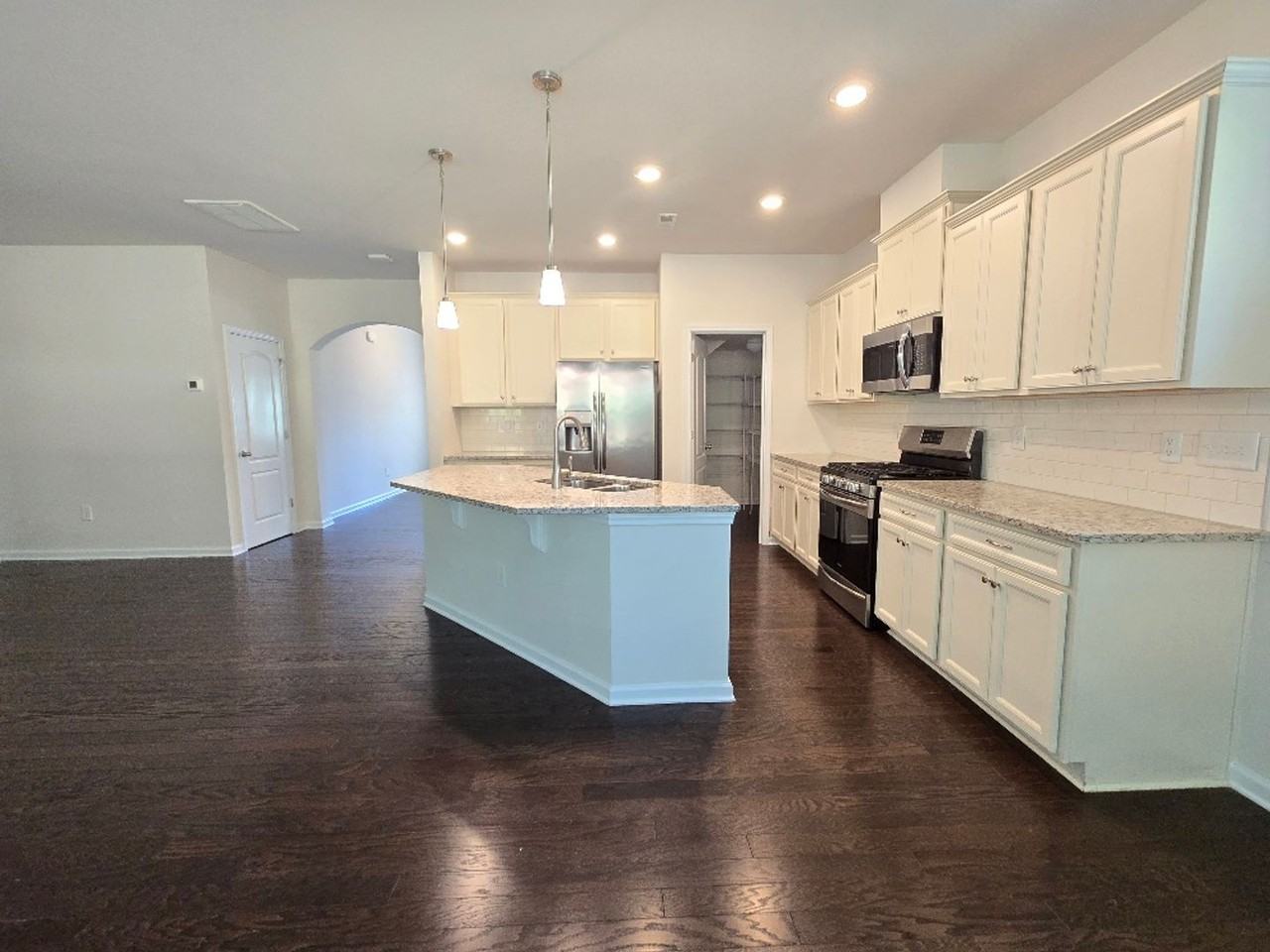 14611 Murfield Court - Photo 2 of 40