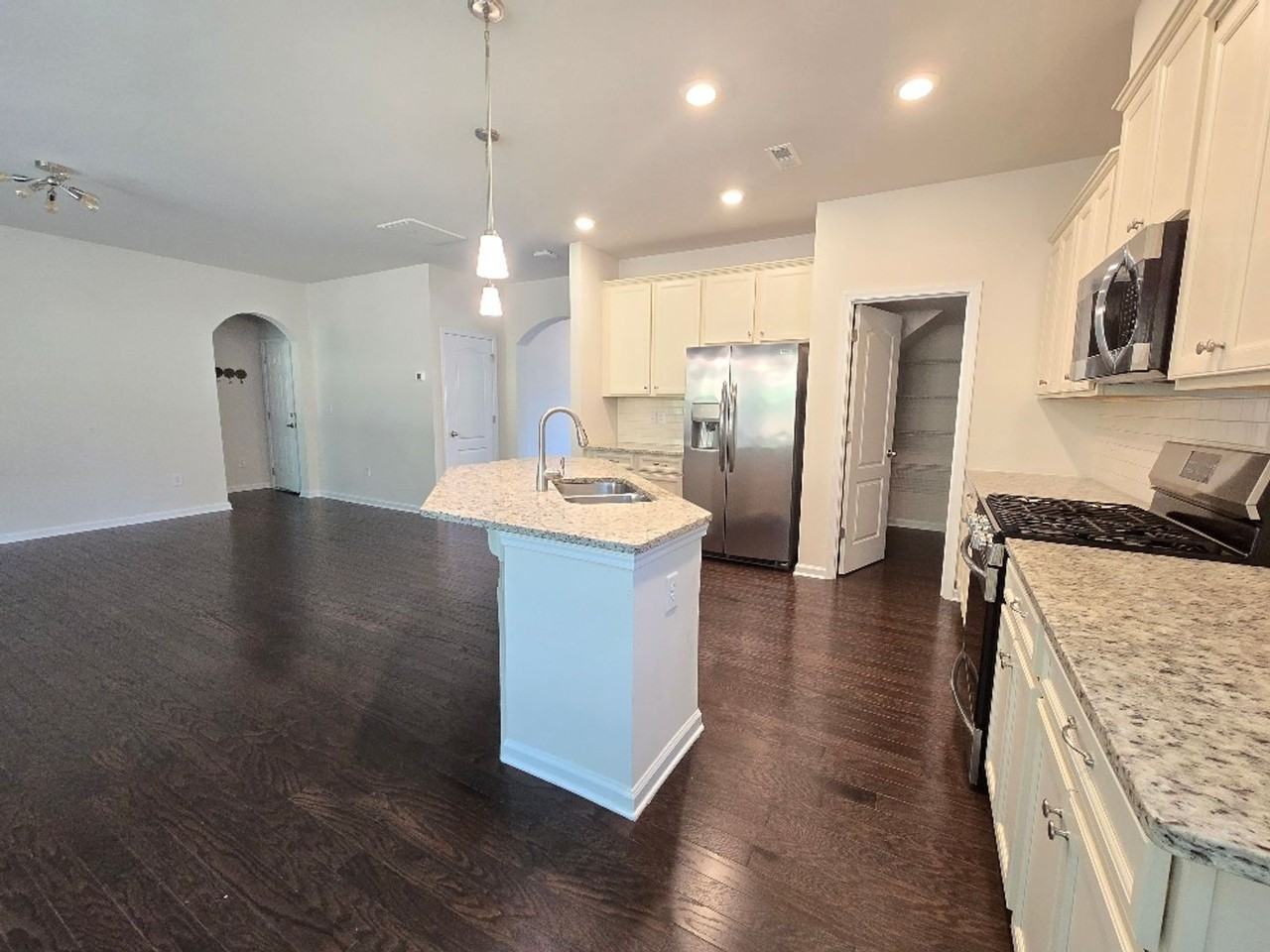 14611 Murfield Court - Photo 4 of 40