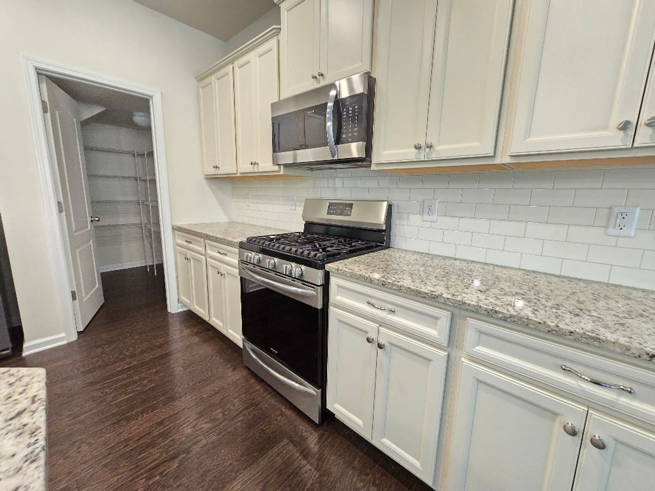 14611 Murfield Court - Photo 6 of 40