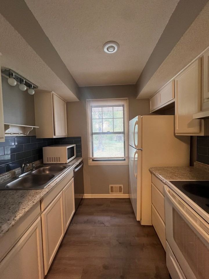 8804 Kaill Rd #B - Photo 5 of 12