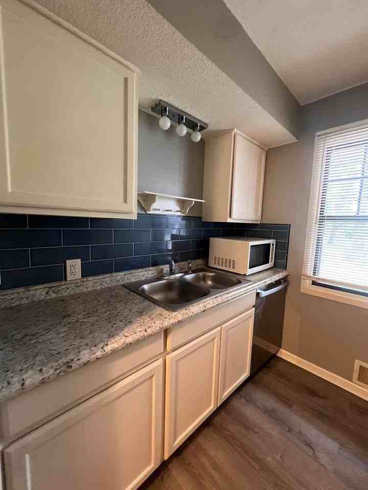 8804 Kaill Rd #B - Photo 6 of 12