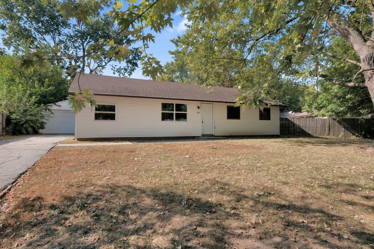 1507 Thornton Dr - Photo 3 of 35