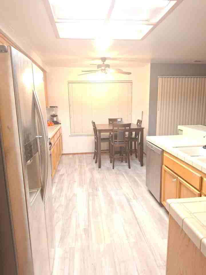 4952 Ridgeview Drive - Photo 3 of 11